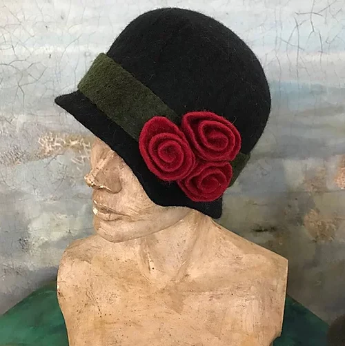 Black & Green Cloche Wool Hat with Red Flowers - Image 4