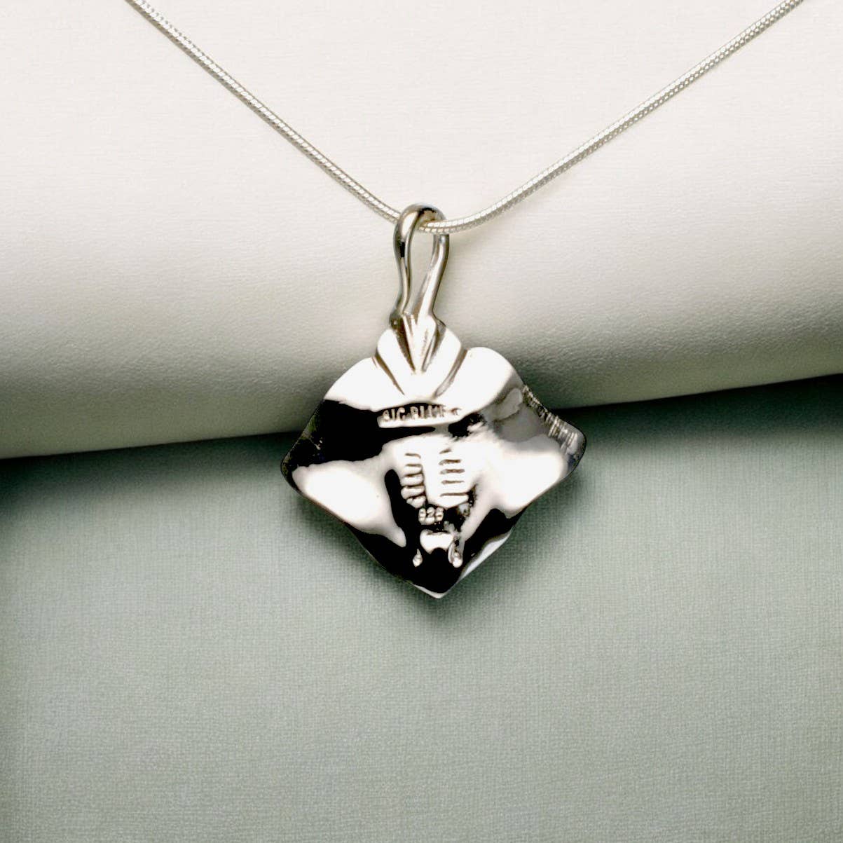 Double Sided Sterling Silver Stingray Pendant Necklace- Elegant Marine Jewelry - Image 6